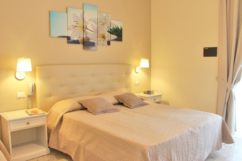 Hotel Florida Сорренто Экстерьер фото
