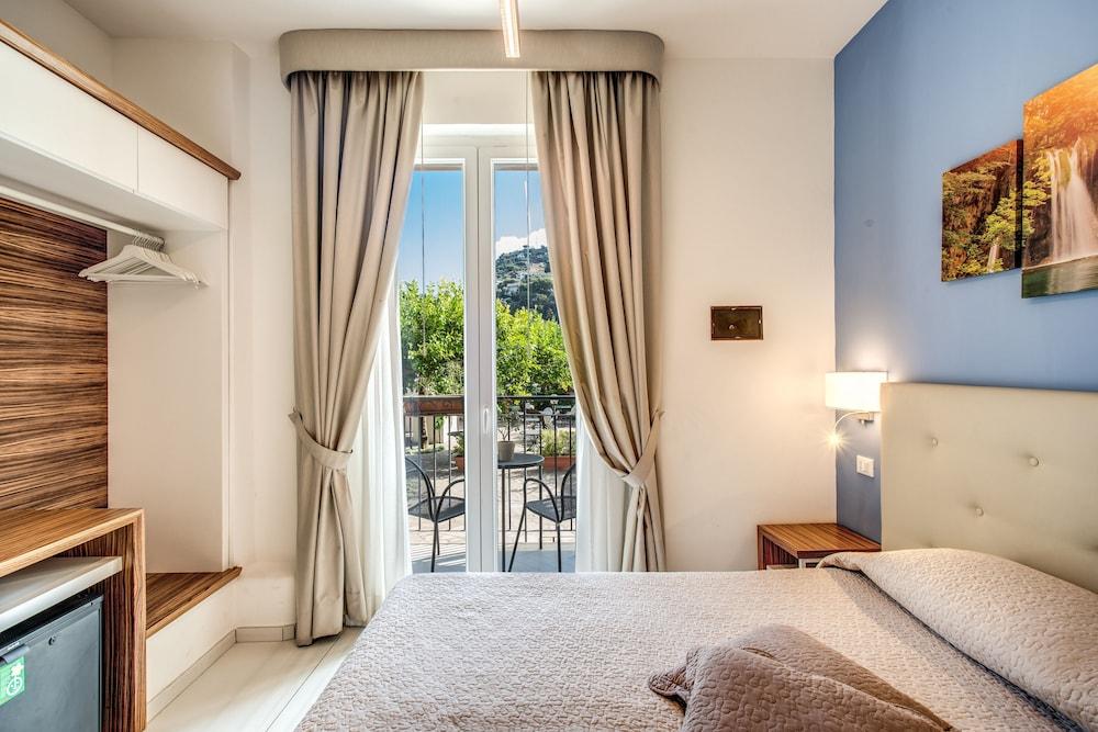 Hotel Florida Сорренто Экстерьер фото